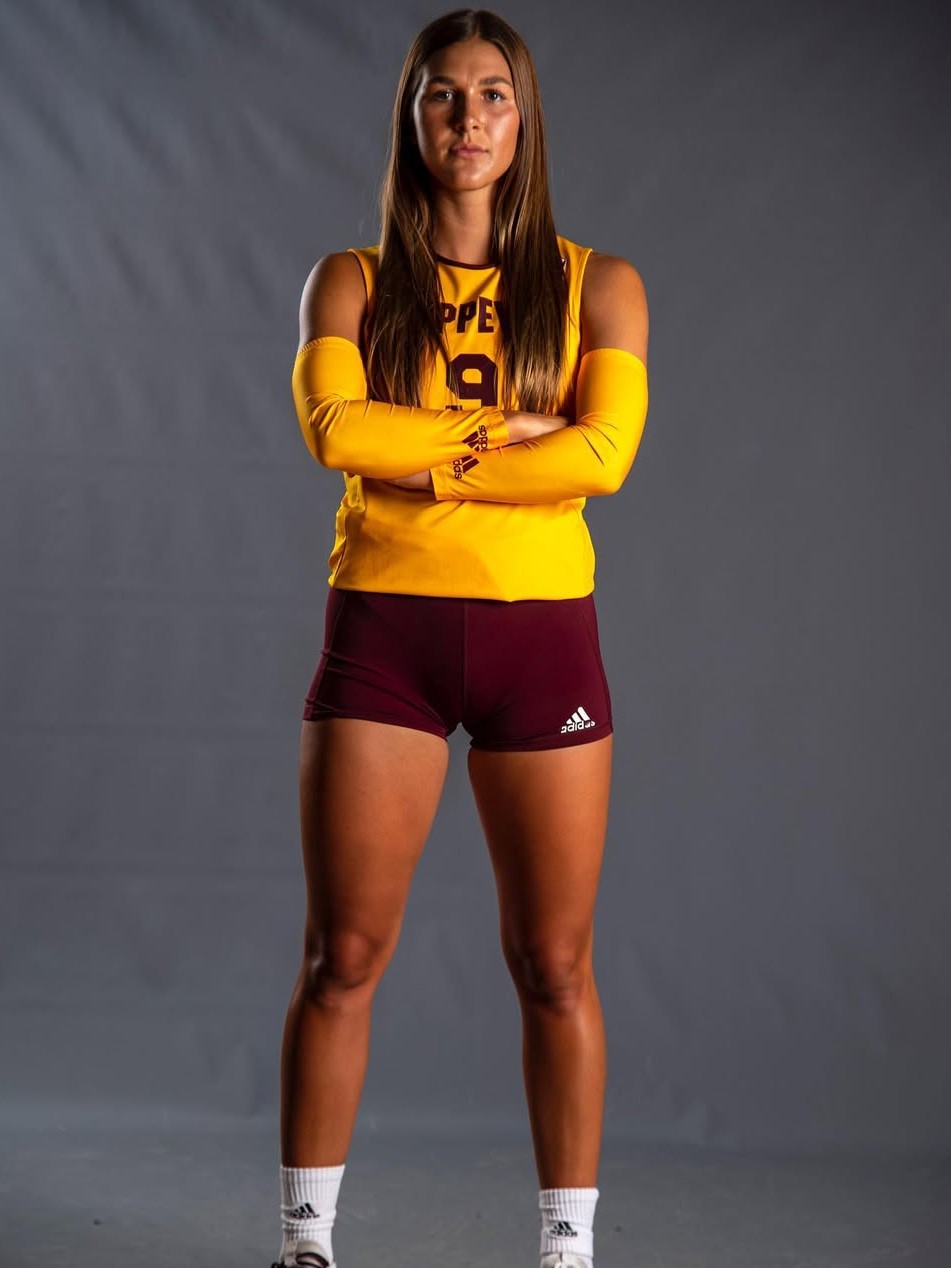 Alina Anderson if Central Michigan Volleyball